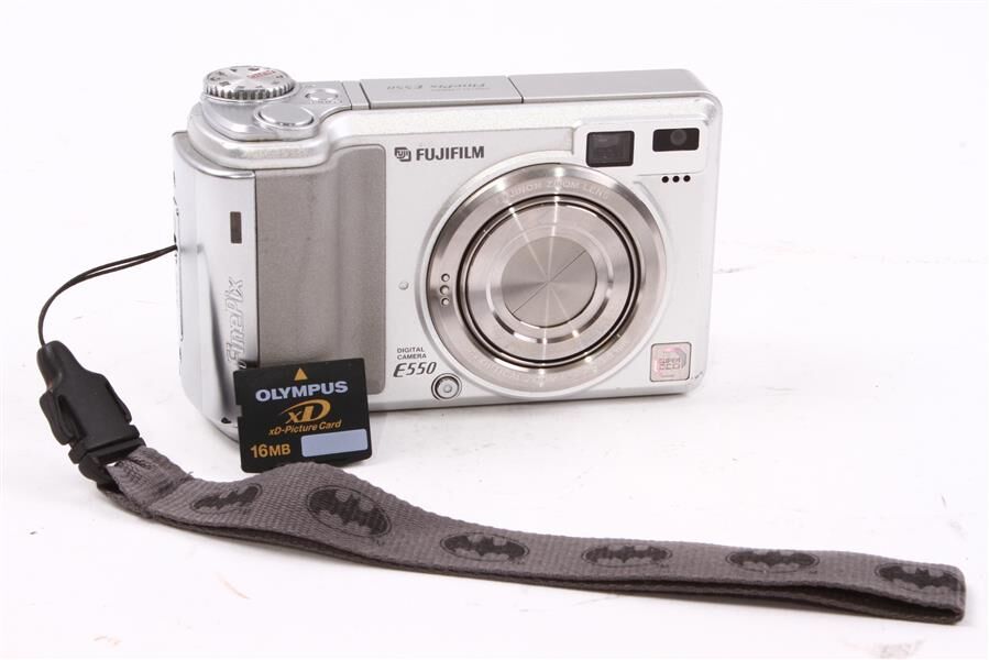 Used Fujifilm Finepix E550 Point & Shoot Digital Camera - Green