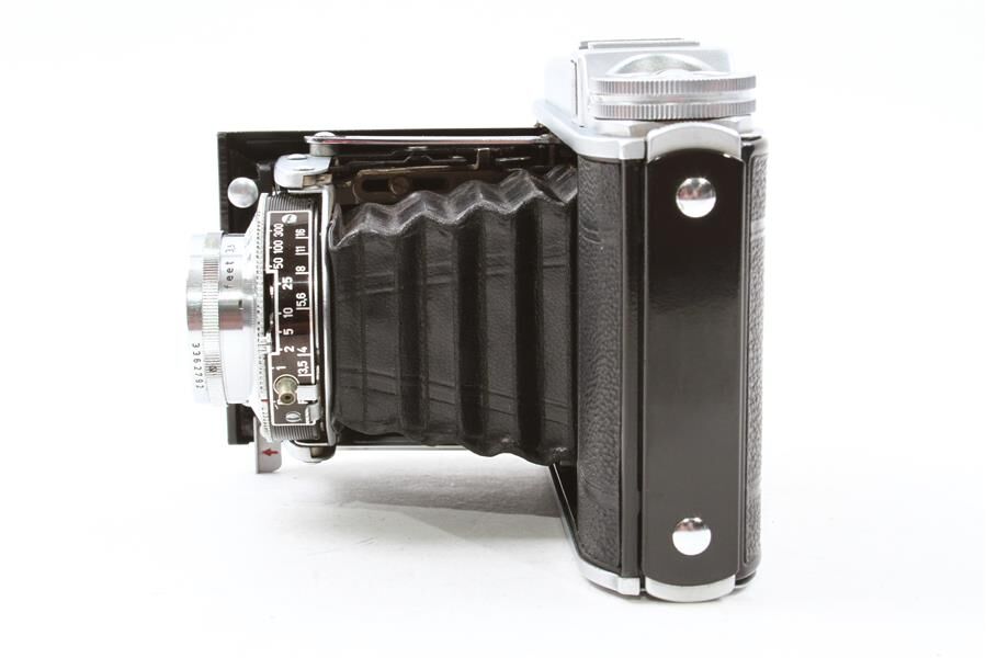 VOIGTLANDER PERKEO ll w/ Color Skopar 80mm f/3.5 Lens, Case