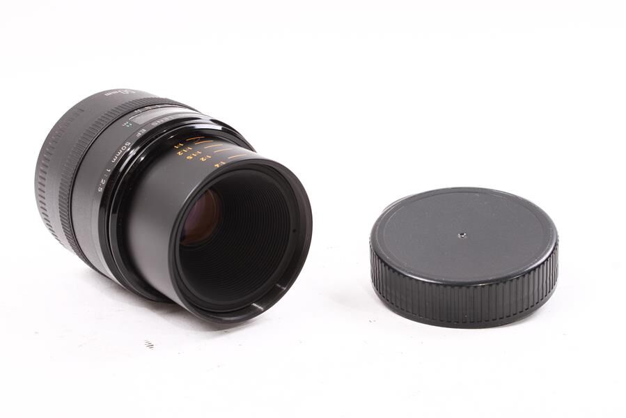 Used Canon EF Compact-Macro 50mm f/2.5 Lens - Green Mountain Camera