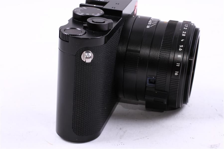 Used Leica Q2 Compact Digital Camera with 28mm f/1.7 Lens - Black